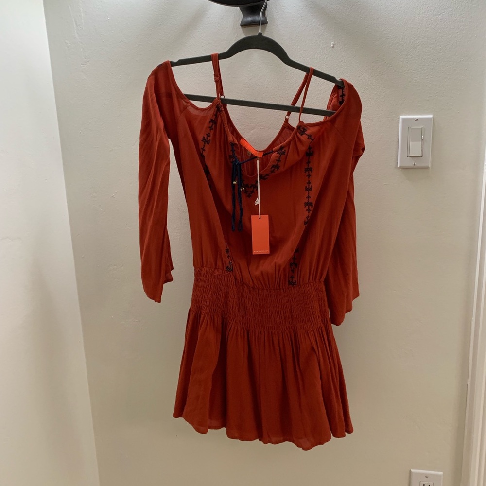 Super cute dress with blue detailing